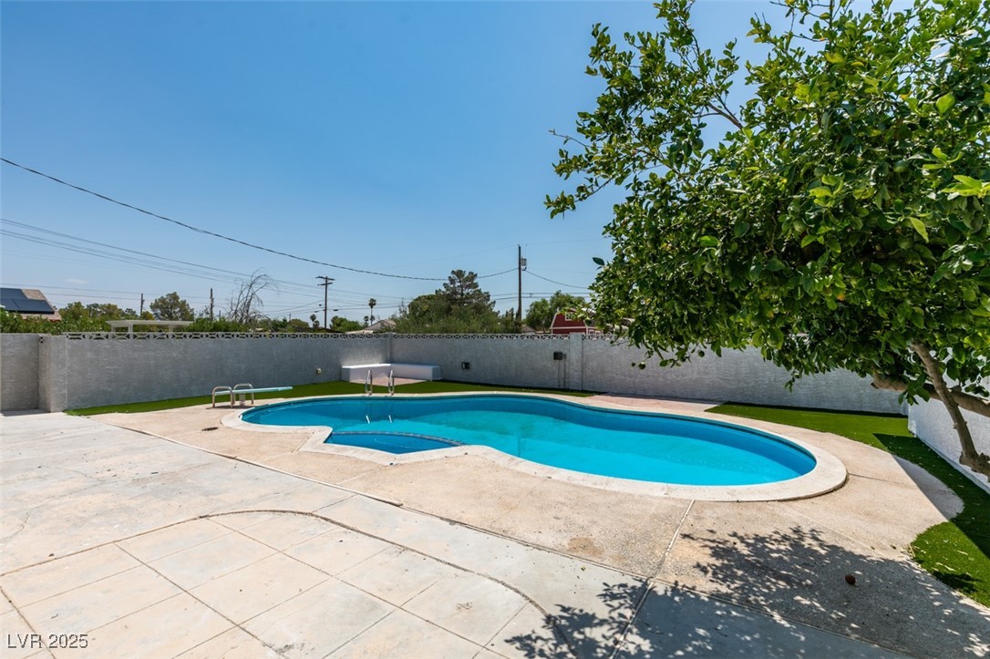 5025 West Gowan Road