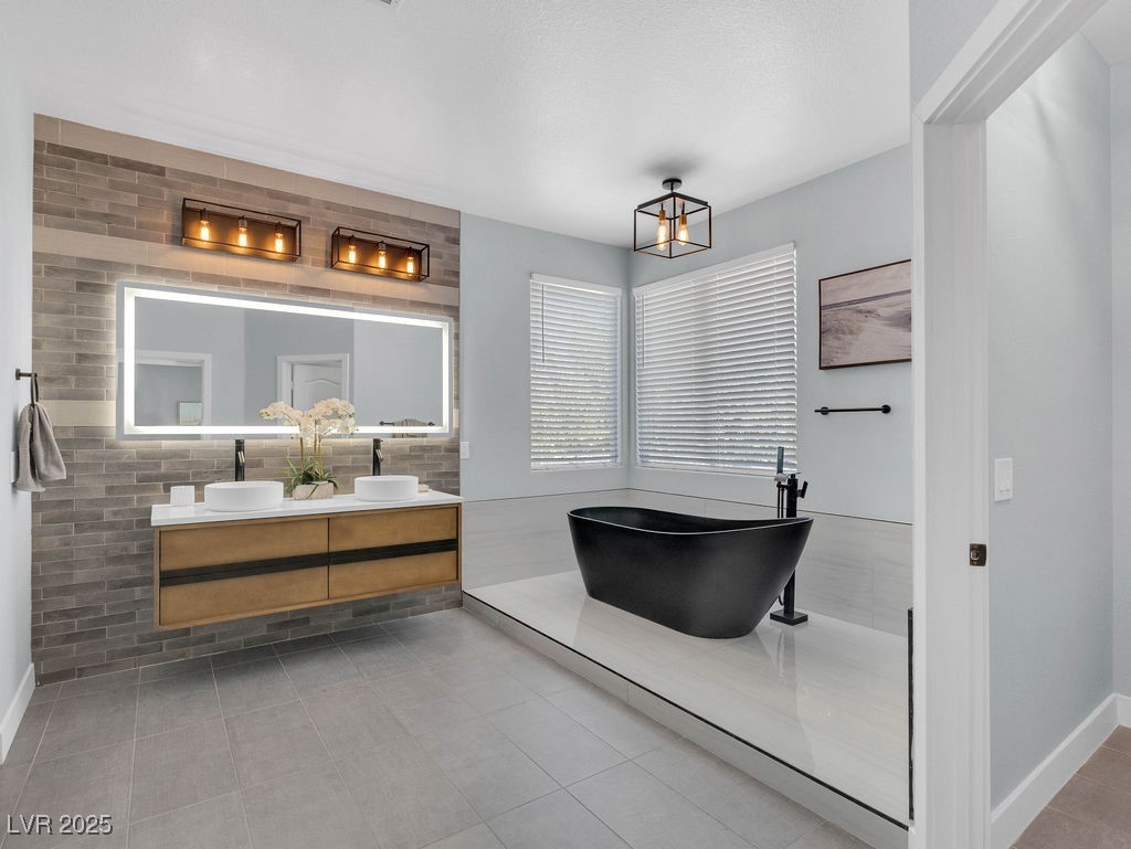 284 Sunstar Court
