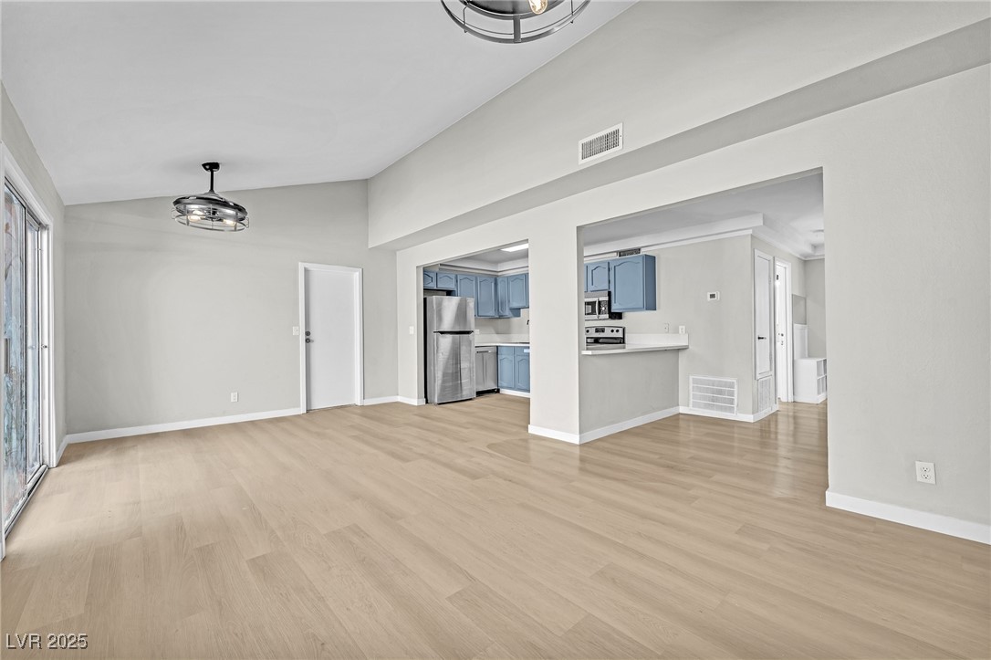 5205 Golden Lane