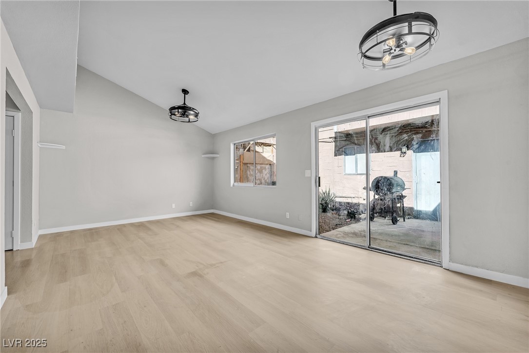 5205 Golden Lane