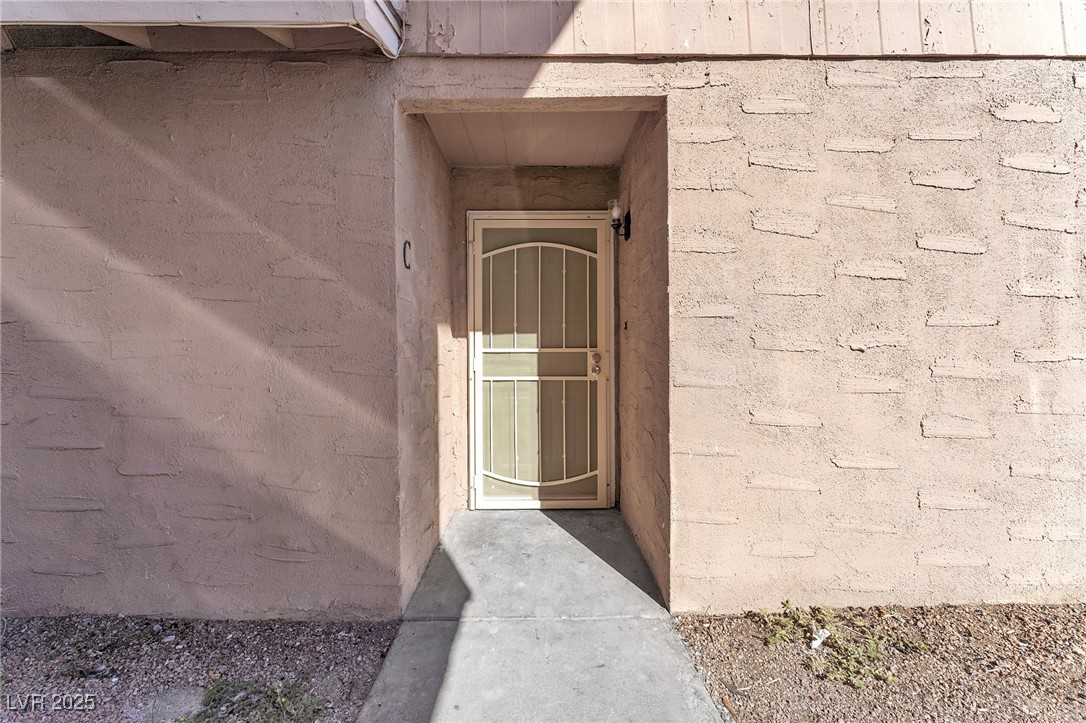 5205 Golden Lane