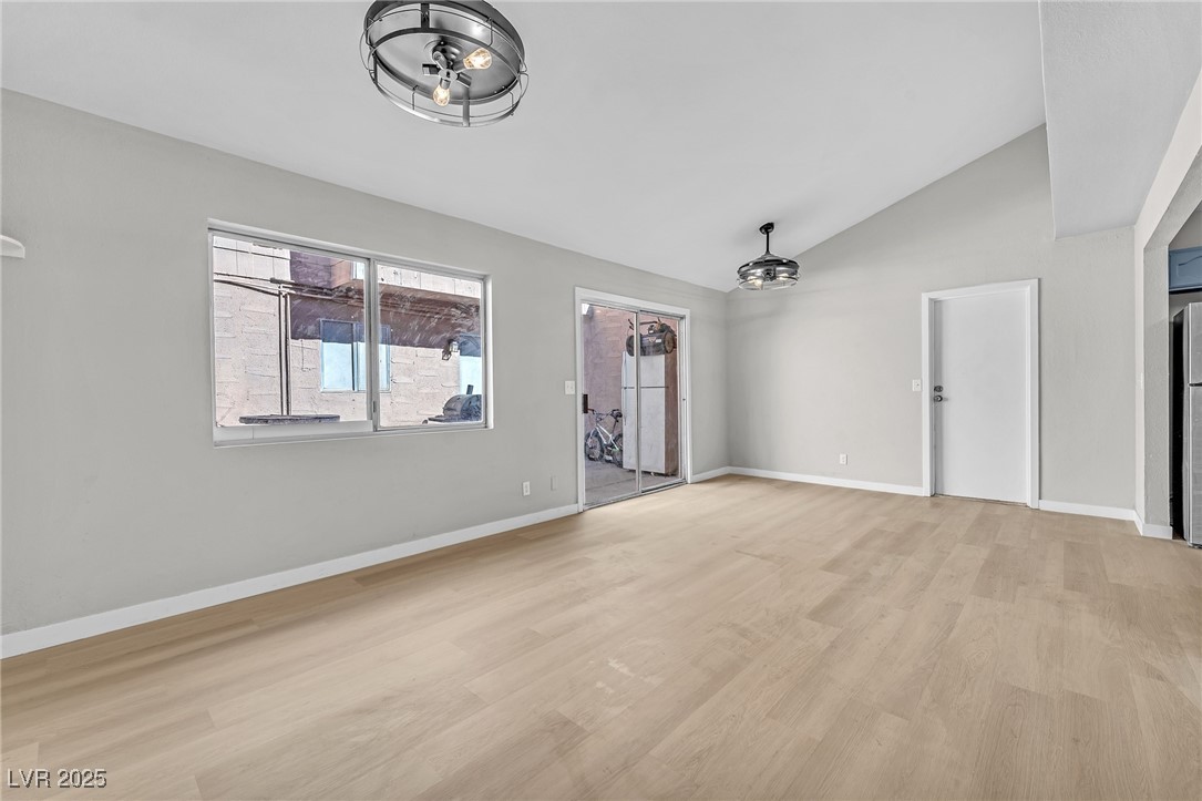 5205 Golden Lane