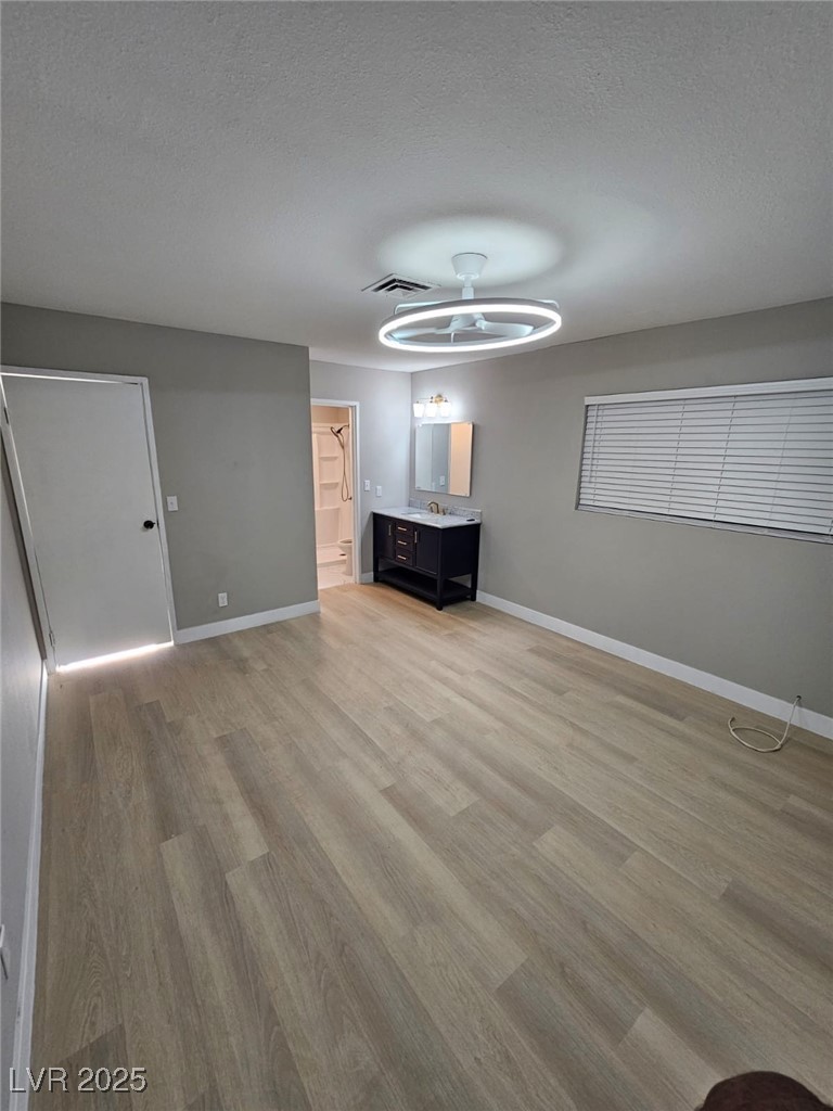 5205 Golden Lane