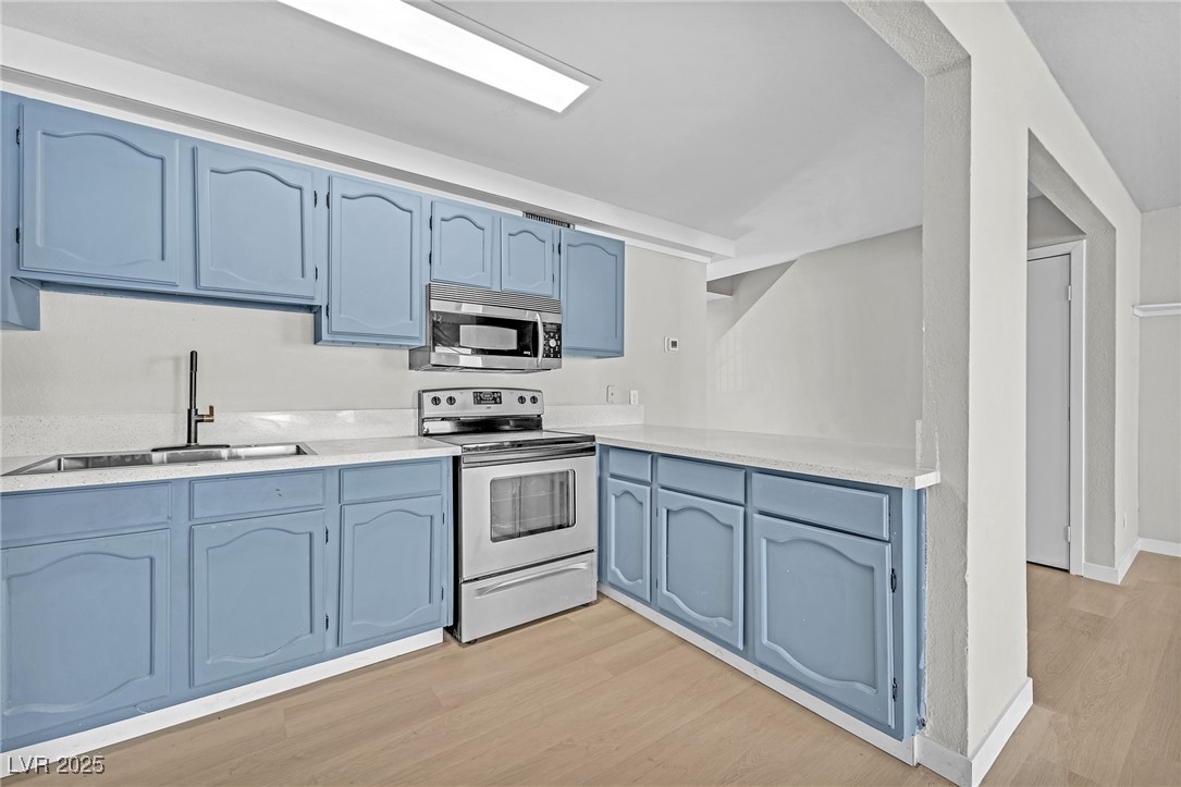 5205 Golden Lane
