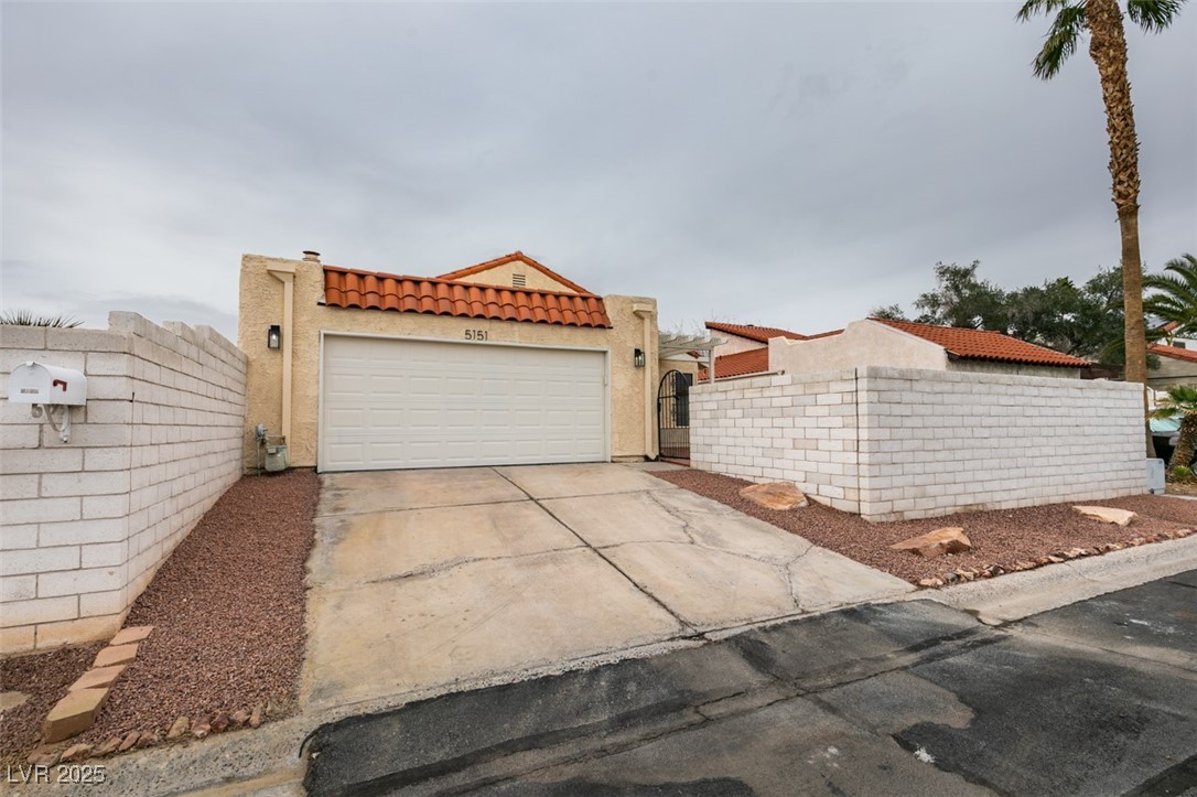 5151 Tennis Court