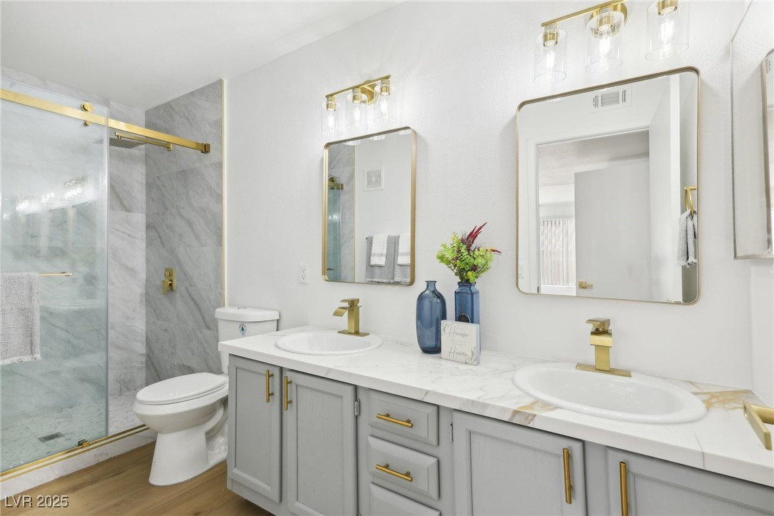 3425 East Russell Road 202