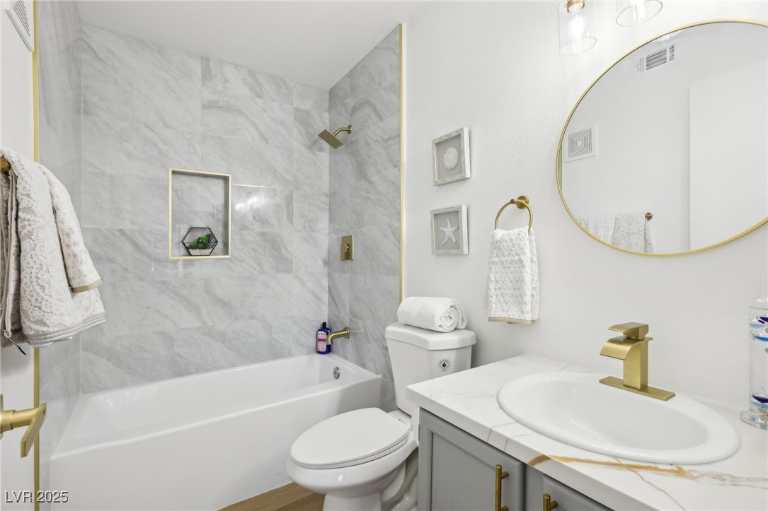 3425 East Russell Road 202