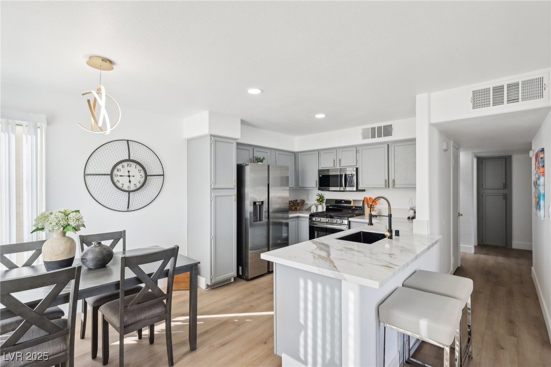 3425 East Russell Road 202