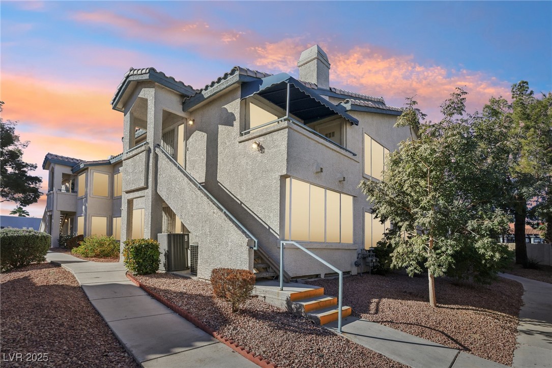 3425 East Russell Road 202