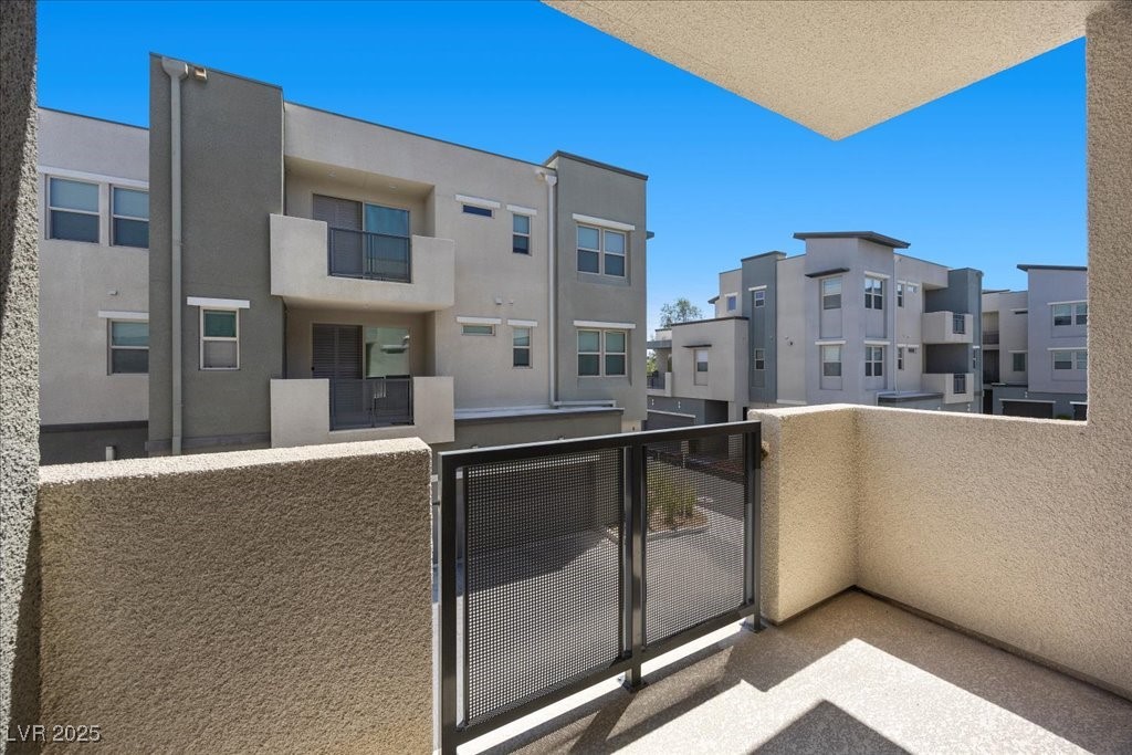 11236 Rainbow Peak Avenue 211