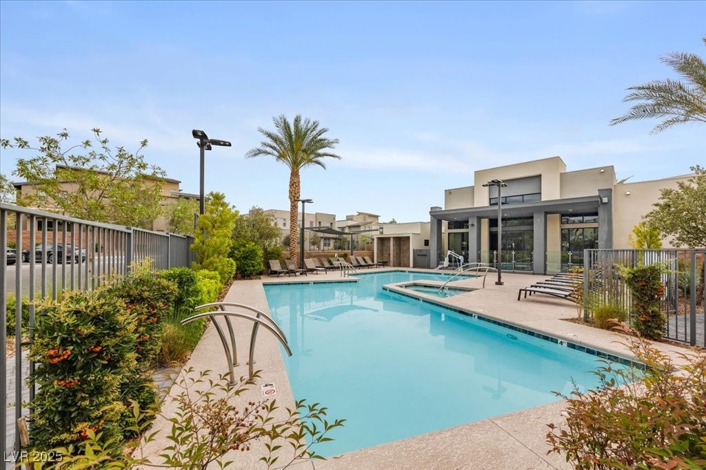 11236 Rainbow Peak Avenue 211