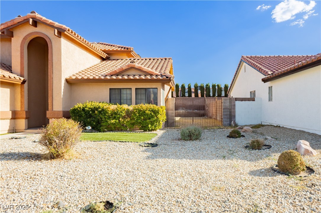 6121 Blossom Knoll Avenue