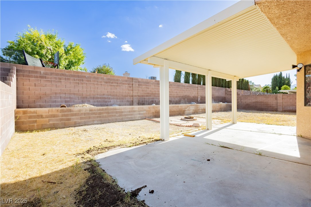 6121 Blossom Knoll Avenue