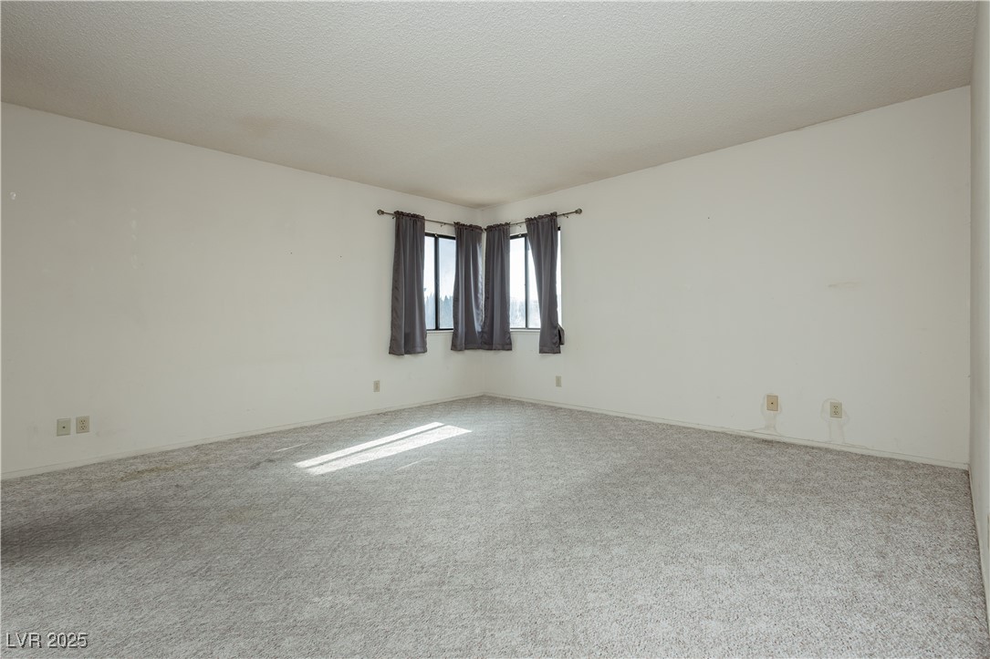 6121 Blossom Knoll Avenue
