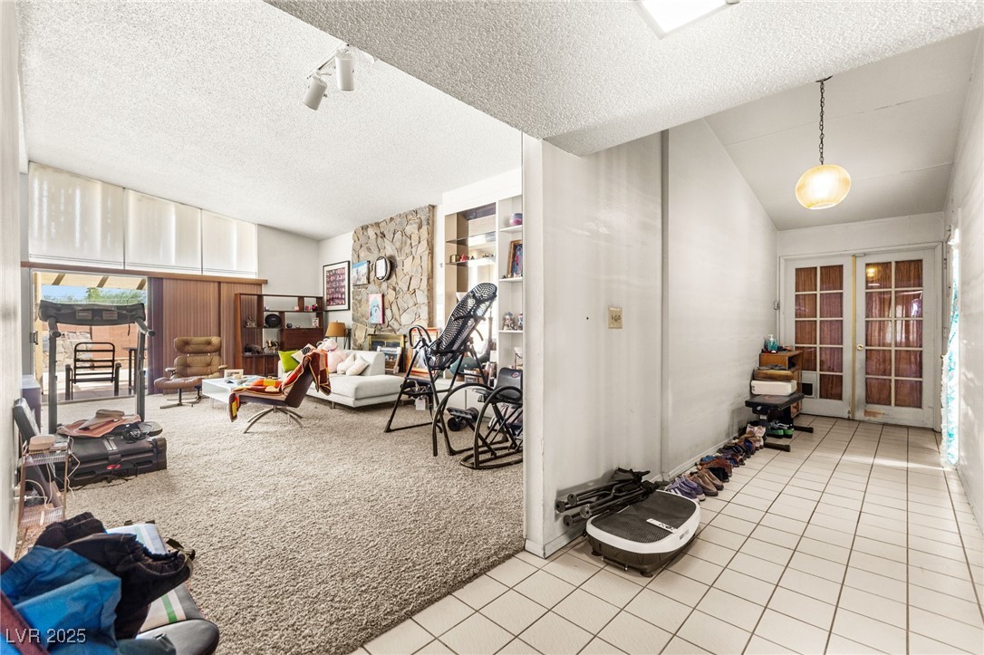 3368 Nahatan Way