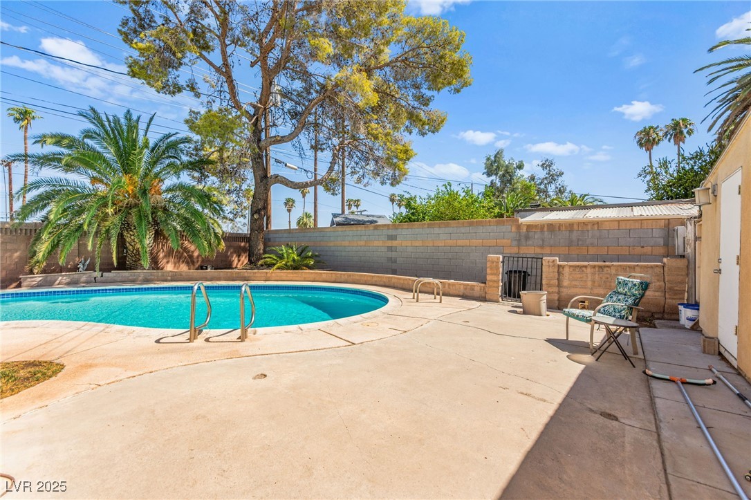 3368 Nahatan Way