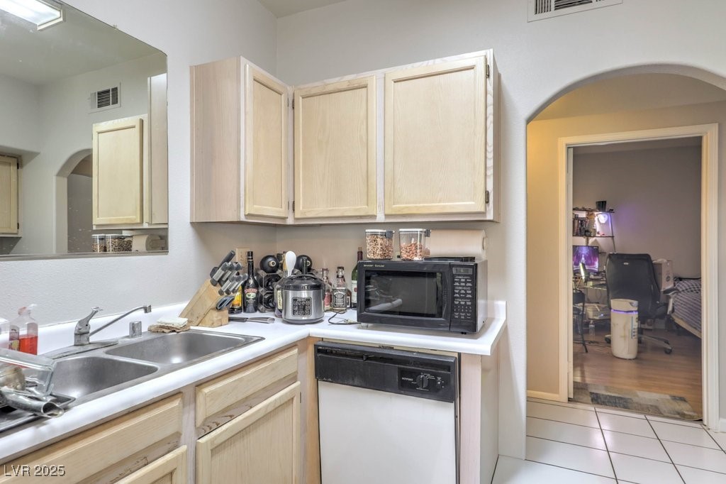 5525 West Flamingo Road 1009