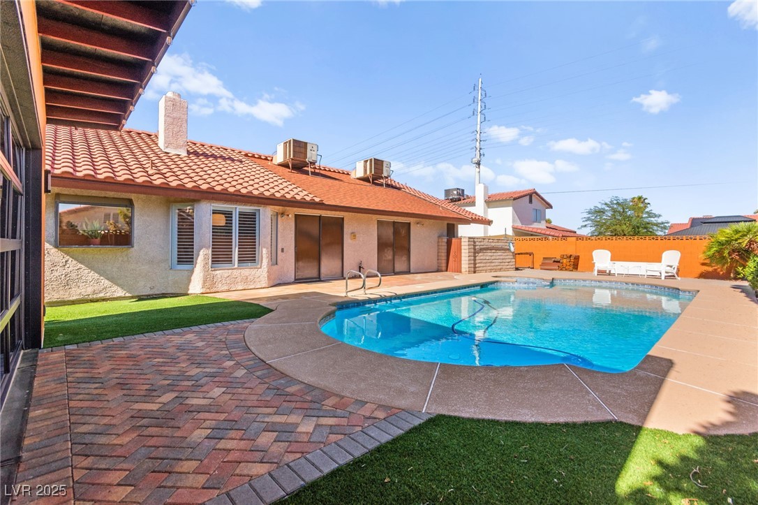 8505 Custer Court