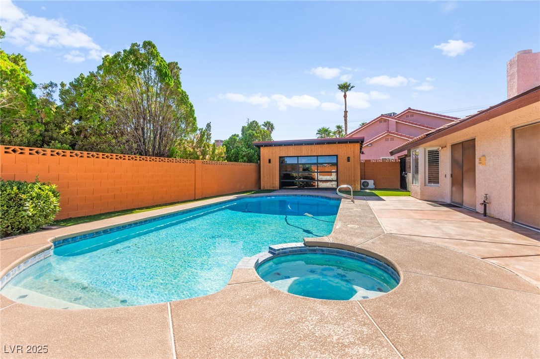 8505 Custer Court