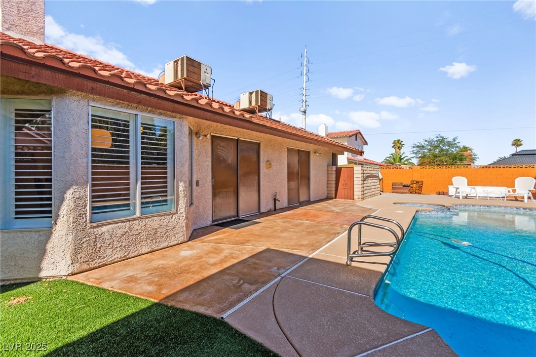 8505 Custer Court
