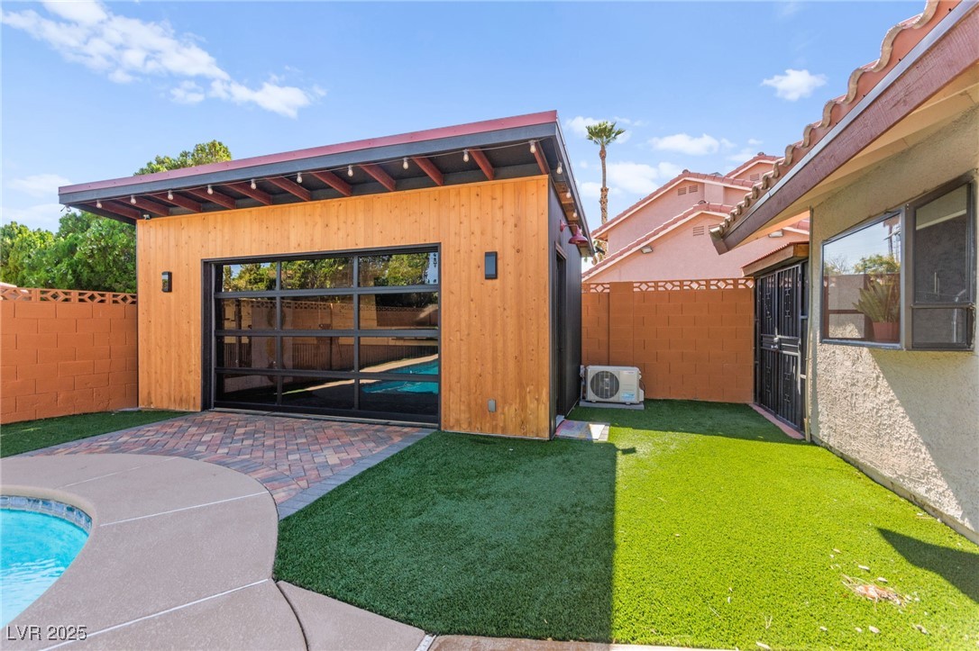 8505 Custer Court