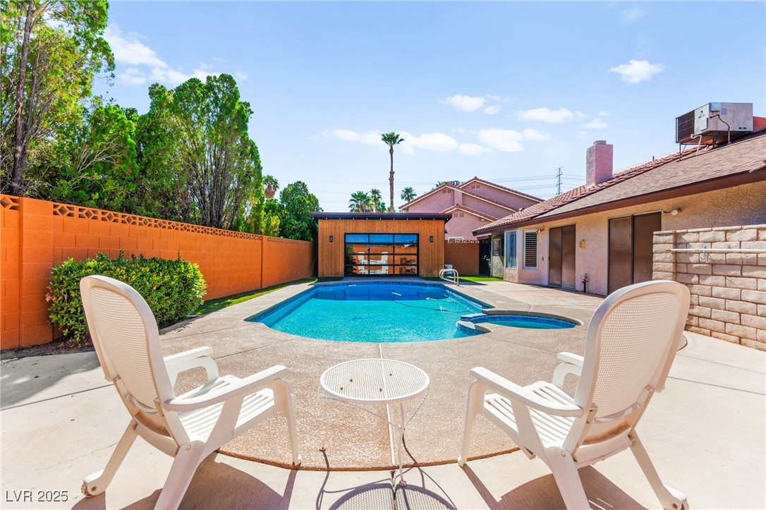 8505 Custer Court