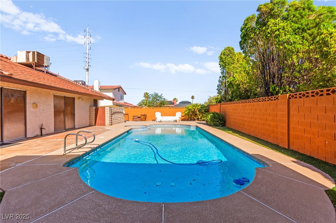 8505 Custer Court