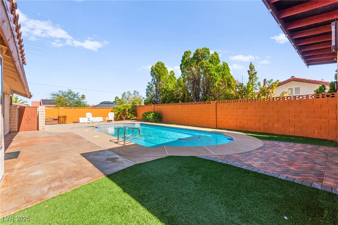 8505 Custer Court
