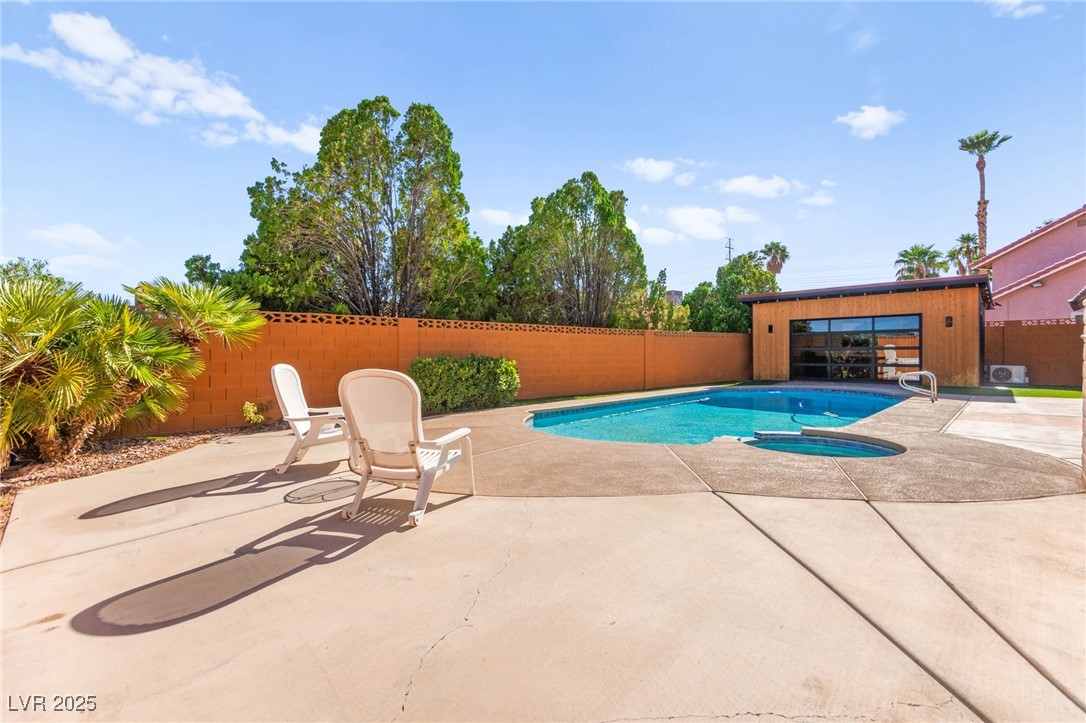 8505 Custer Court