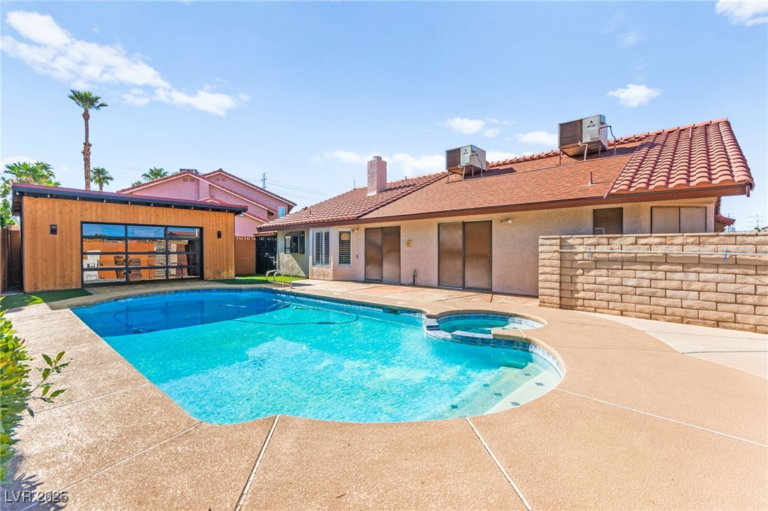 8505 Custer Court