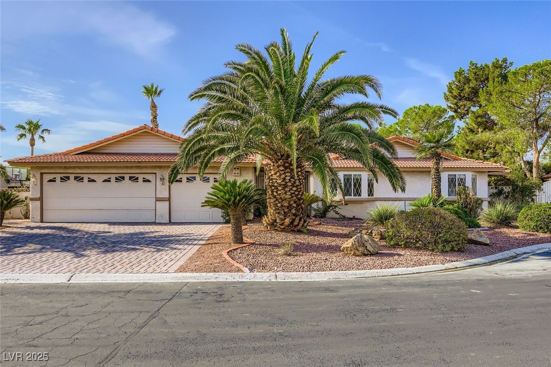 1543 Berendo Drive