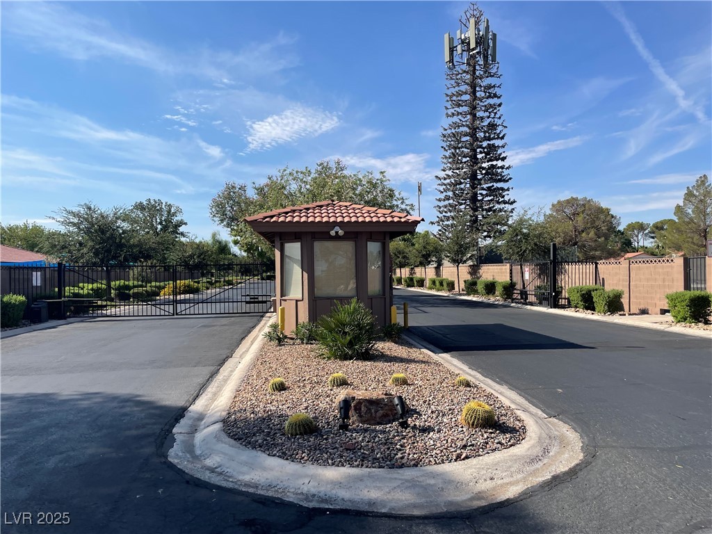 1543 Berendo Drive