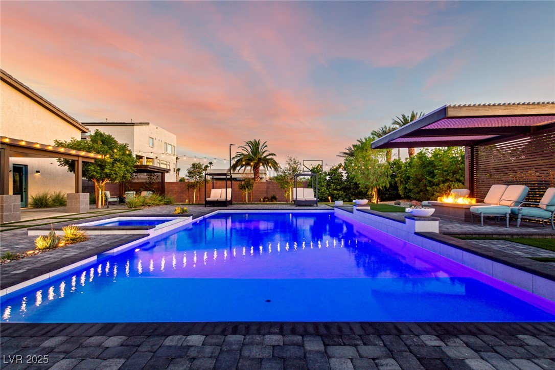 8775 Twisted Vine Lane