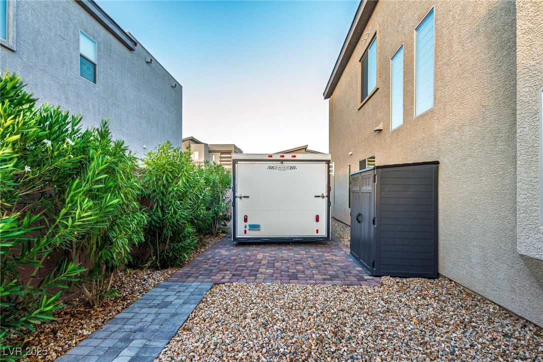 8775 Twisted Vine Lane