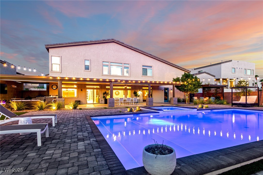 8775 Twisted Vine Lane