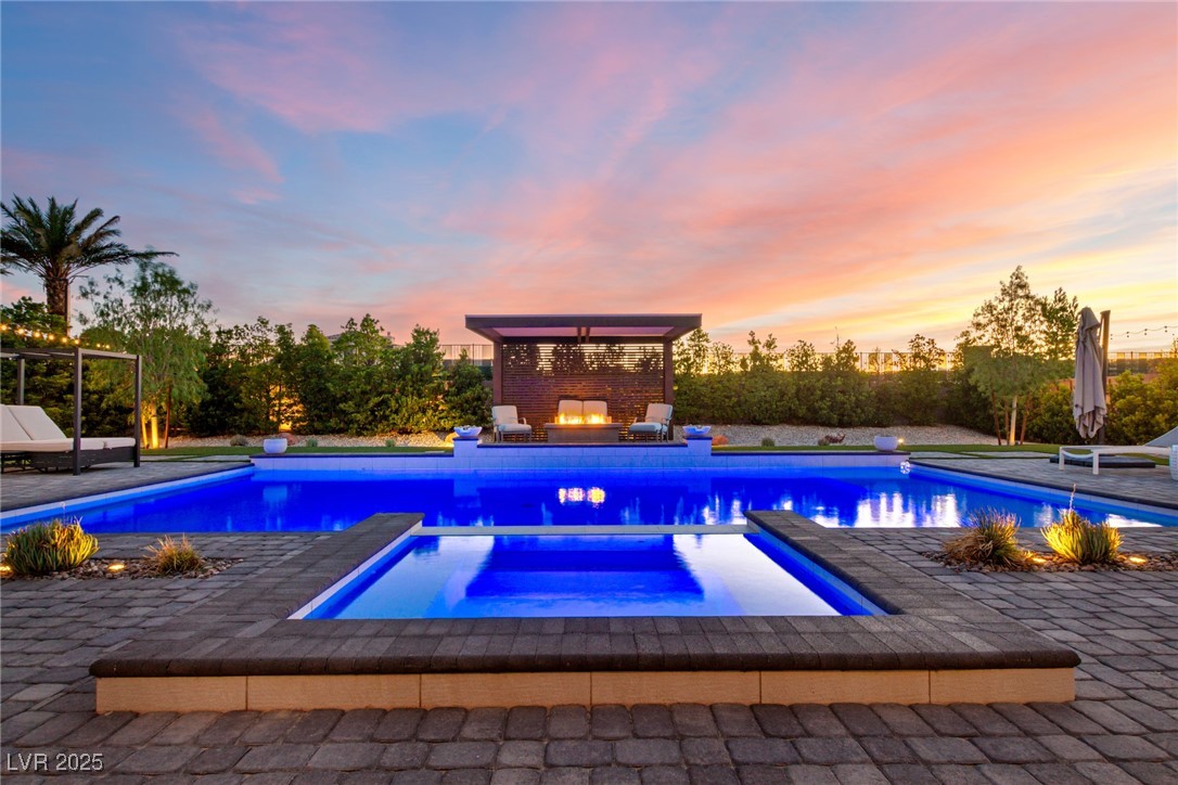 8775 Twisted Vine Lane