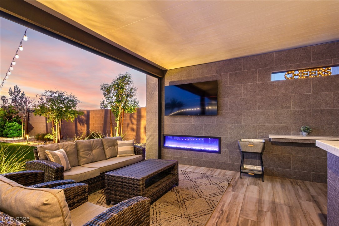 8775 Twisted Vine Lane