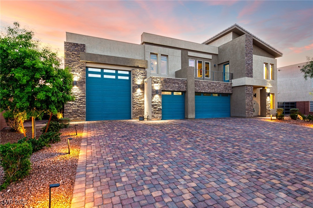 8775 Twisted Vine Lane