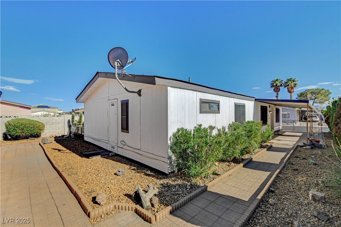 5572 Tres Piedras Road