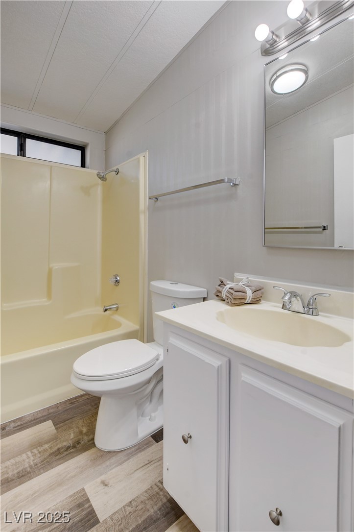 5572 Tres Piedras Road