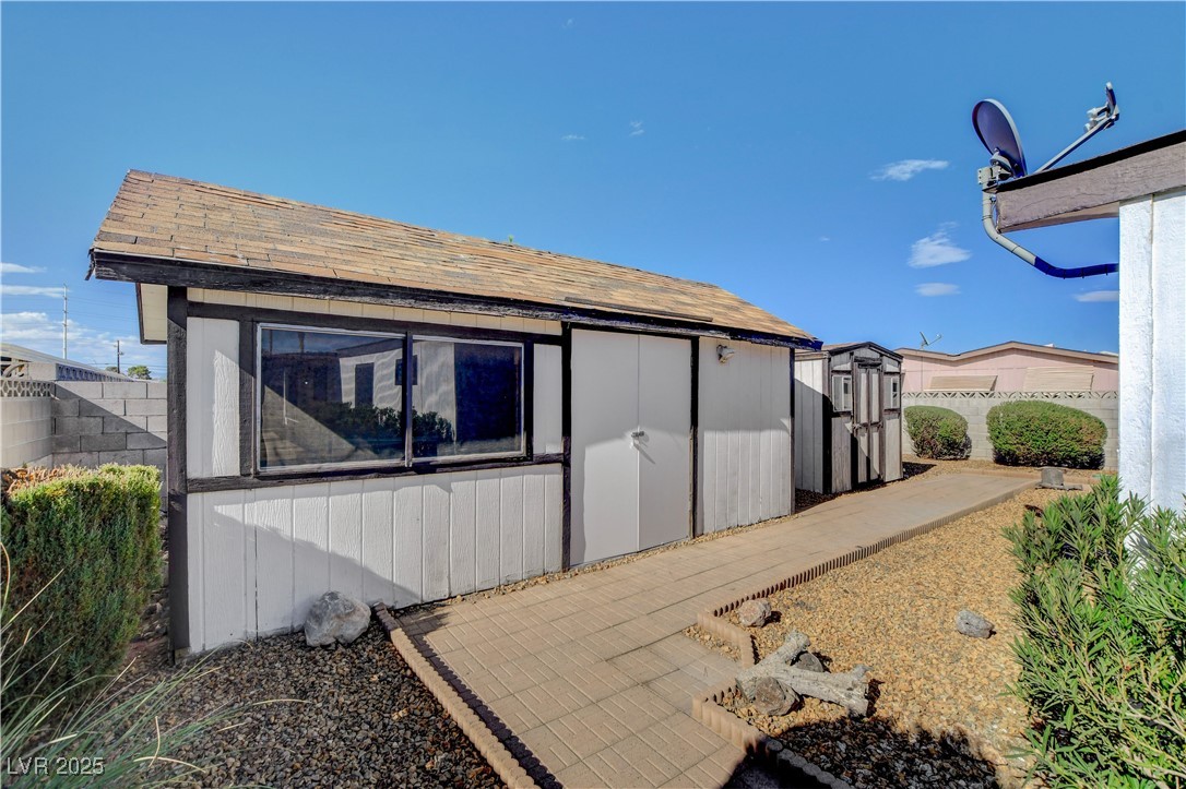 5572 Tres Piedras Road