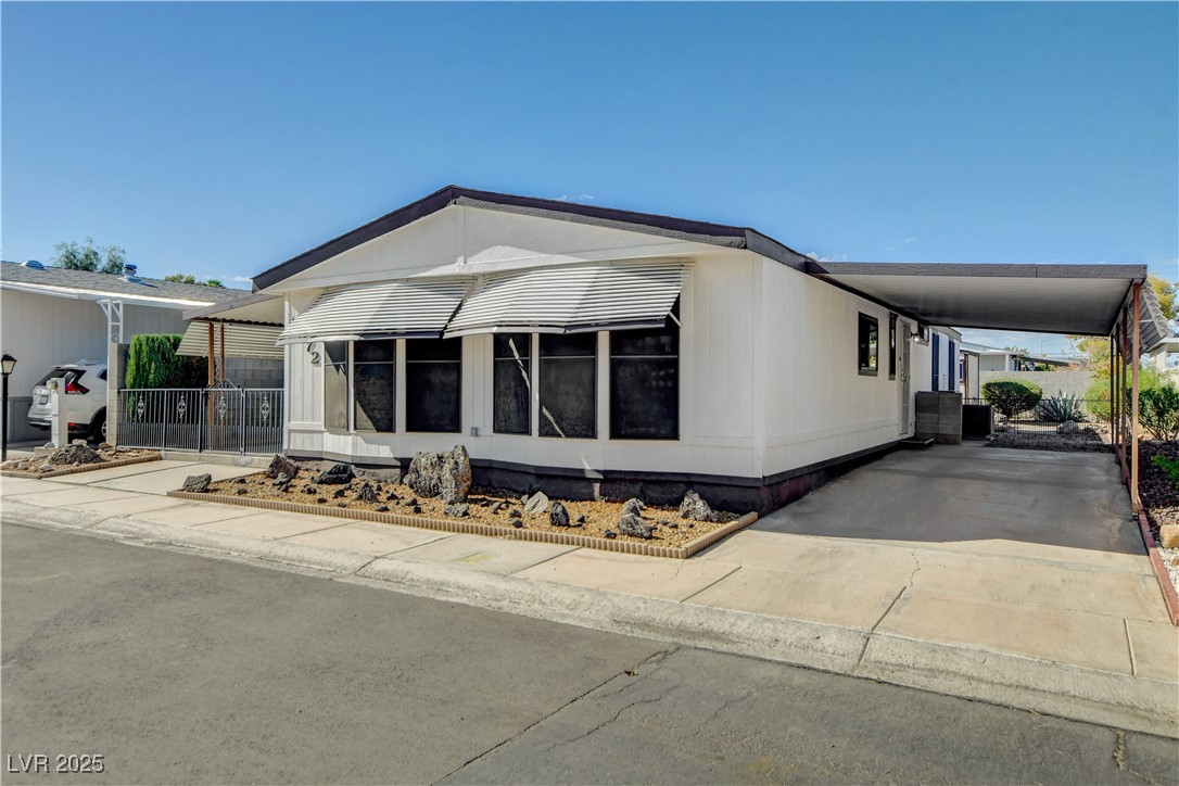 5572 Tres Piedras Road
