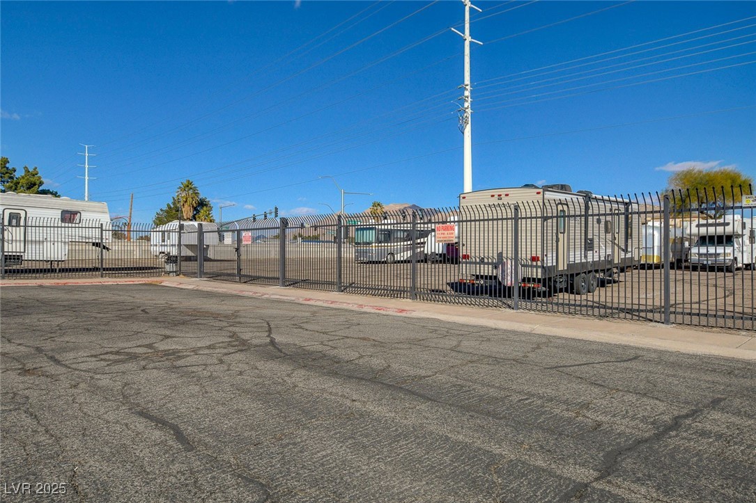 5572 Tres Piedras Road