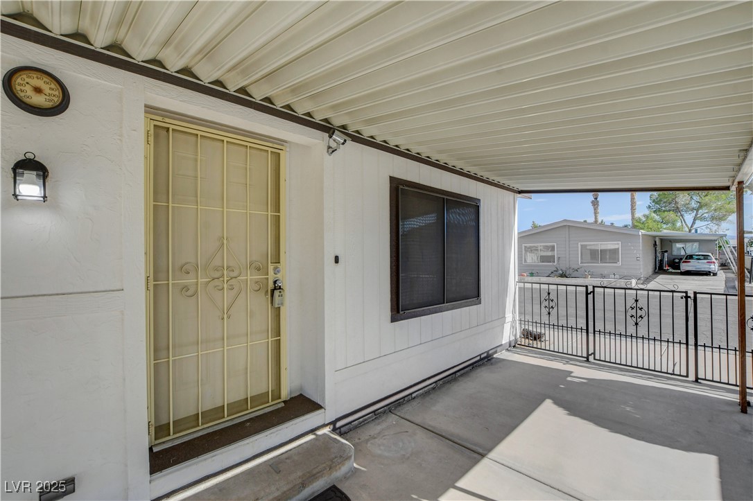 5572 Tres Piedras Road