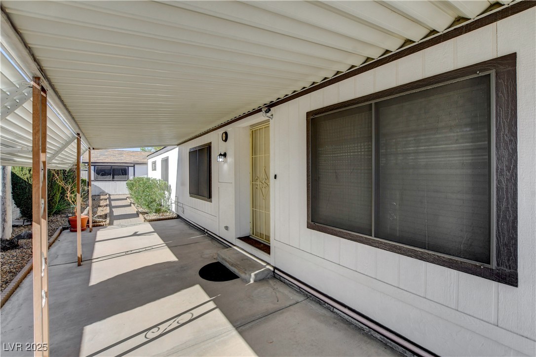 5572 Tres Piedras Road