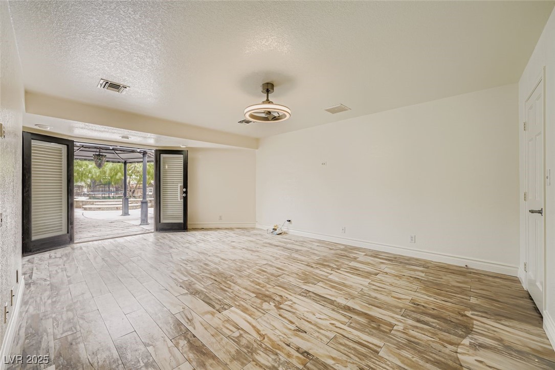 10410 La Cienega Street