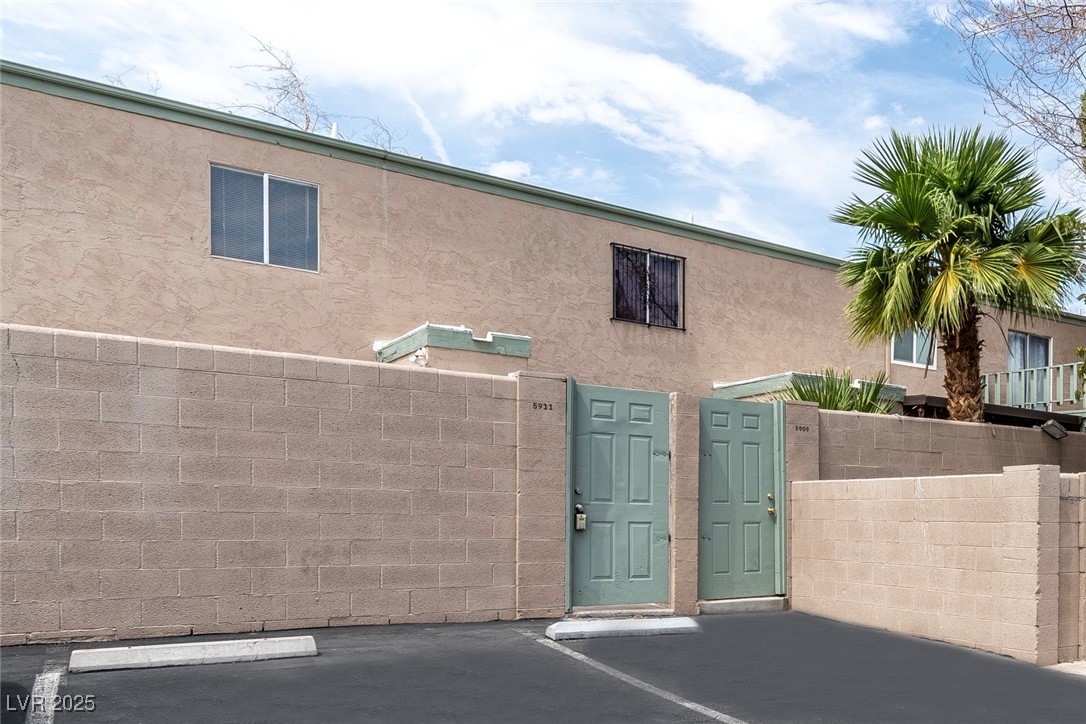 5911 Vegas Drive