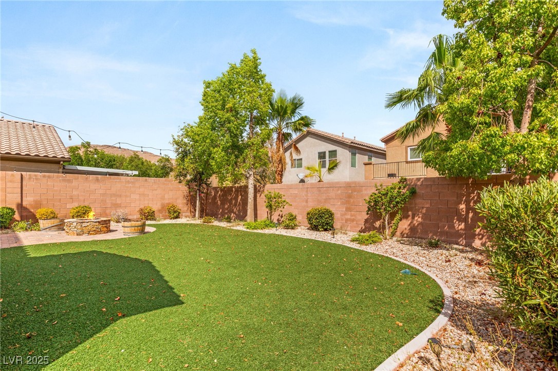 586 Wealdston Court