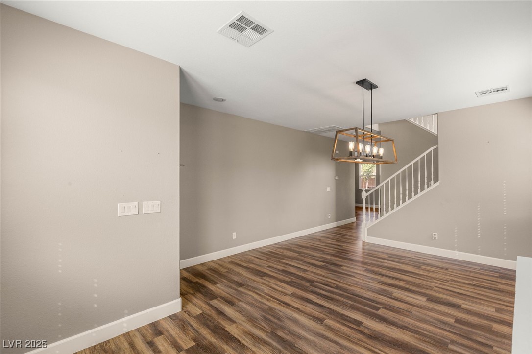 586 Wealdston Court