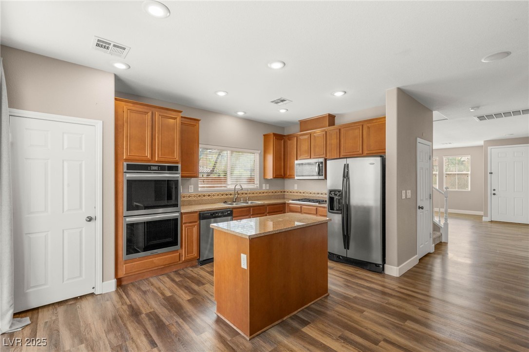 586 Wealdston Court
